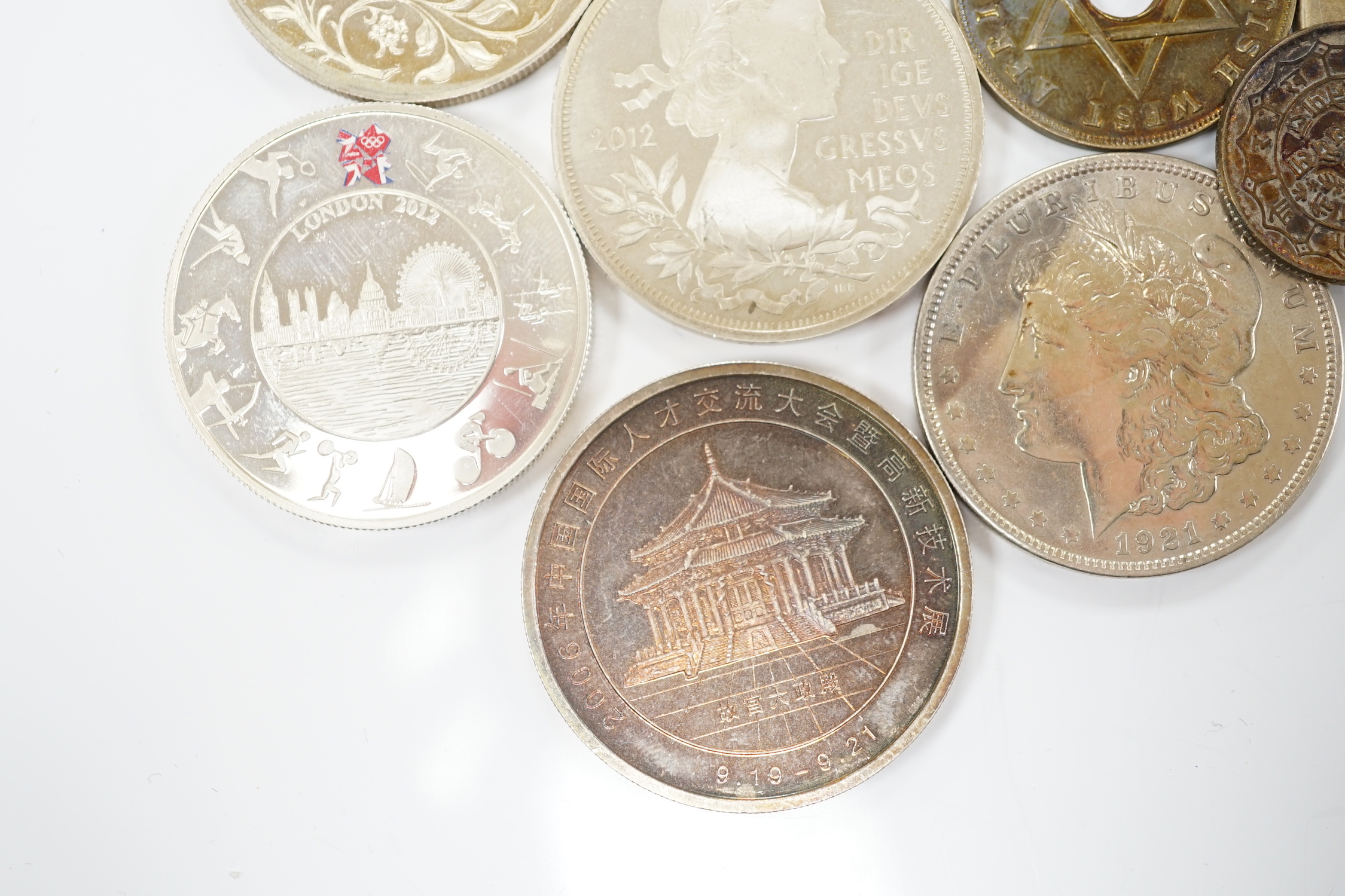 A quantity of various assorted coins